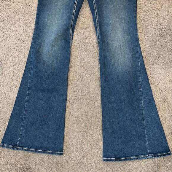TRUE RELIGION JOEY MID RISE FLARE - New with Tags - Medium Harvest Wash -Size 29 - Picture 3 of 16